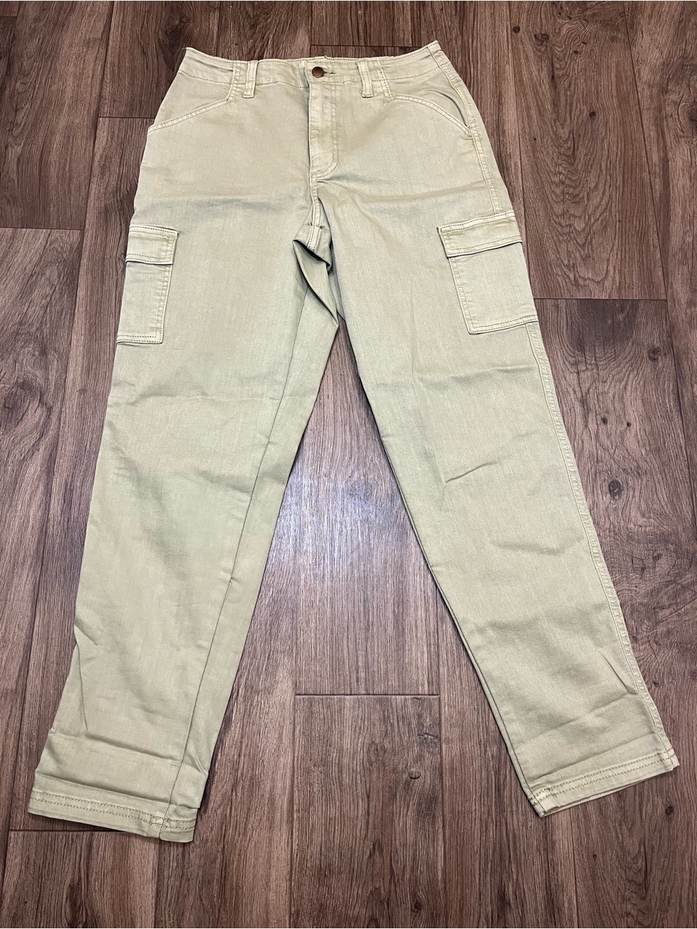 Universal Thread Women's Size 6/28R Boyfriend Cargo Pants - Sage Green Utility
